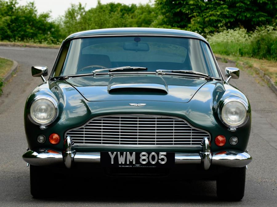  Aston Martin DB4 (Series IV) 1961 года  (UK) (фото 13 из 23)